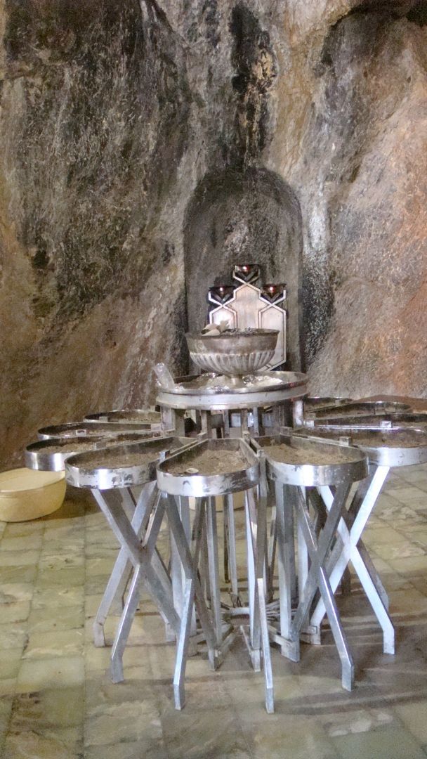 Sanktuarium Czak Czak w górach Iranu – mistyczne miejsce pielgrzymek