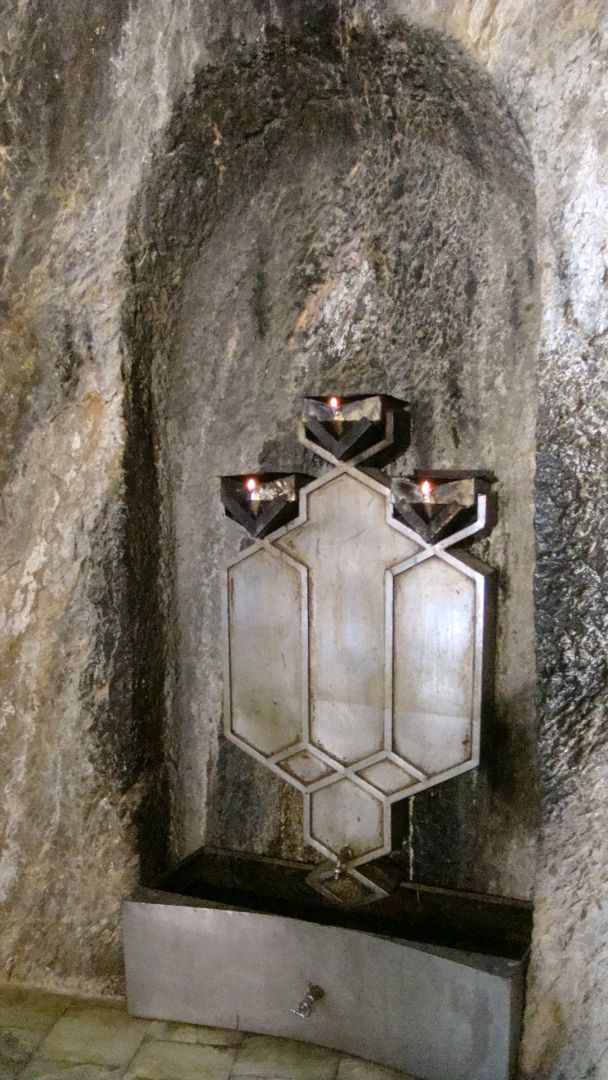 Sanktuarium Czak Czak w górach Iranu – mistyczne miejsce pielgrzymek