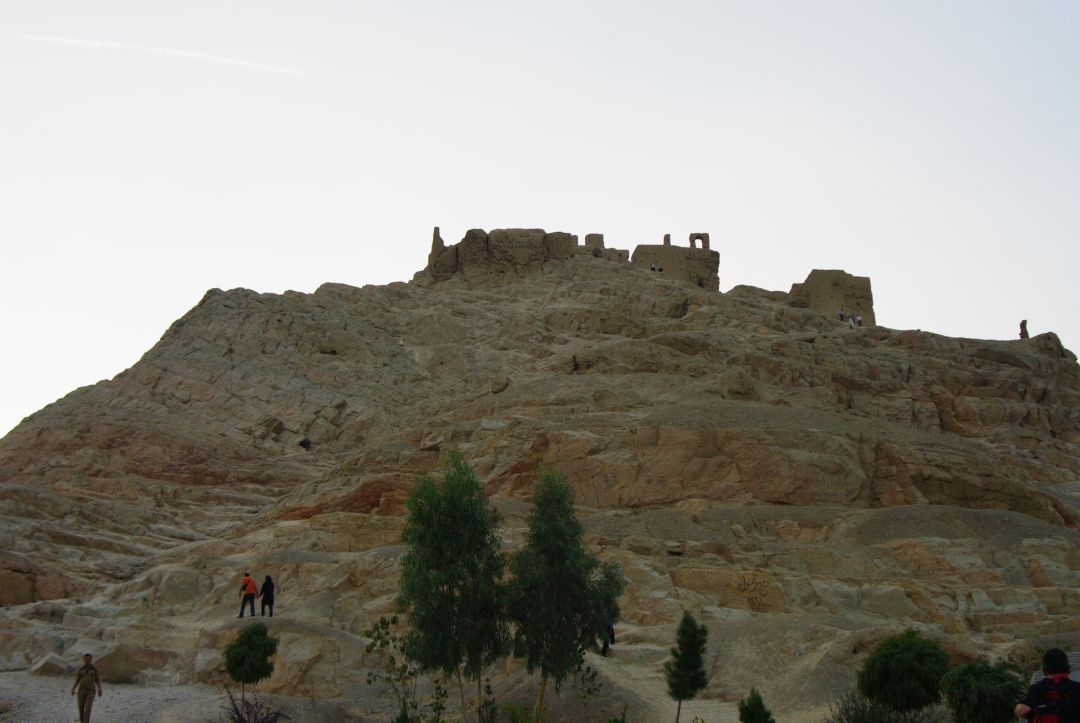 Wieża Milczenia w Esfahanie o zachodzie słońca