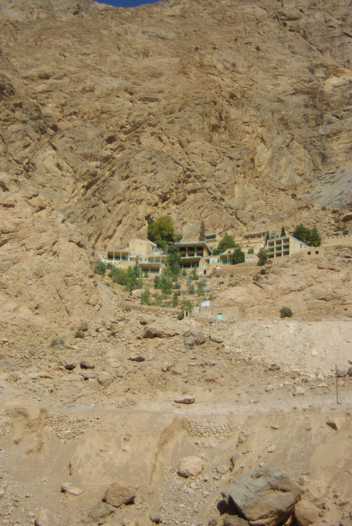 Sanktuarium Czak Czak w górach Iranu – mistyczne miejsce pielgrzymek