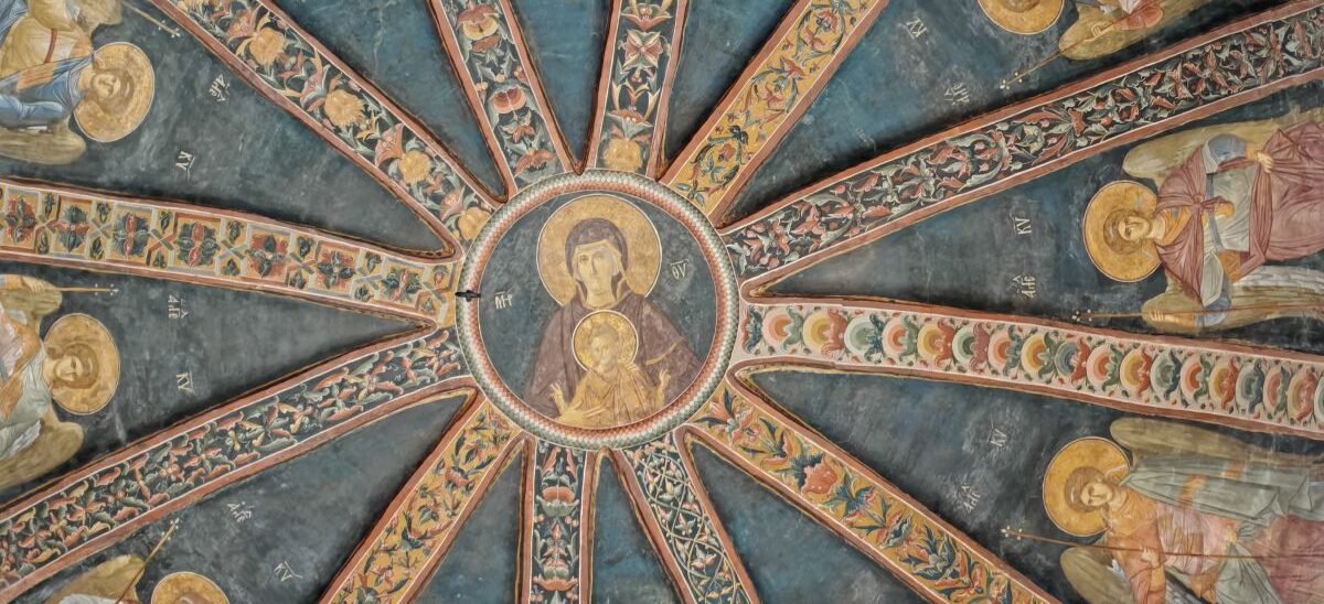 Kopuła we wnętrzu meczetu Kariye – mozaiki bizantyjskie w pełnej krasie