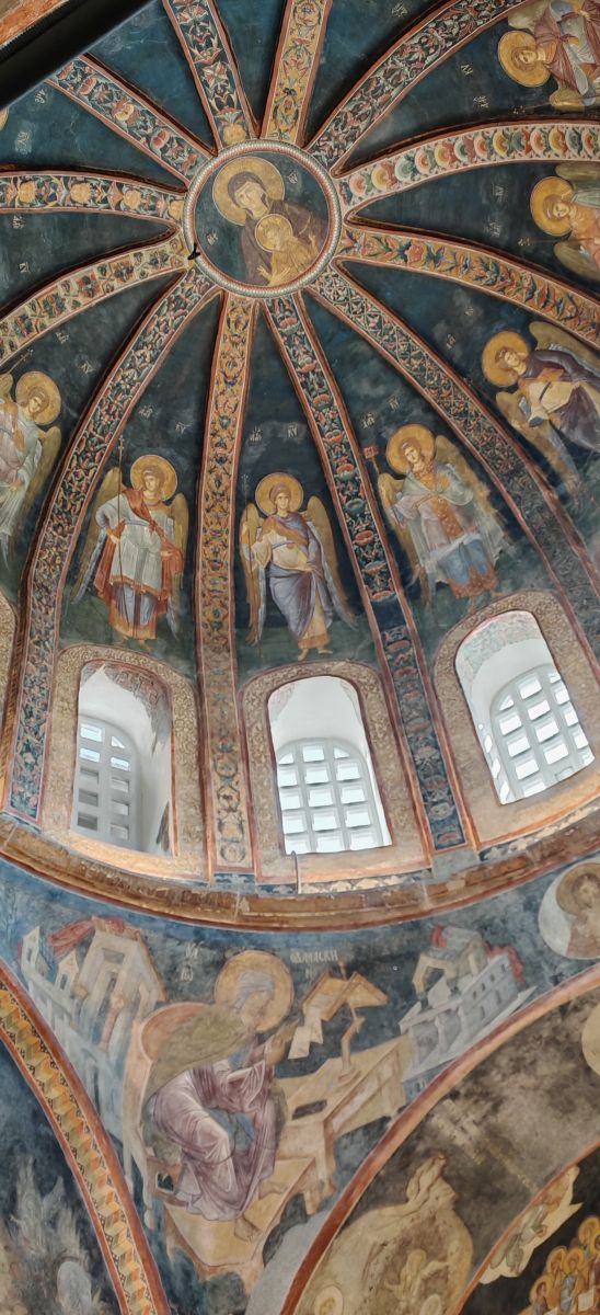 Kopuła we wnętrzu meczetu Kariye – mozaiki bizantyjskie w pełnej krasie