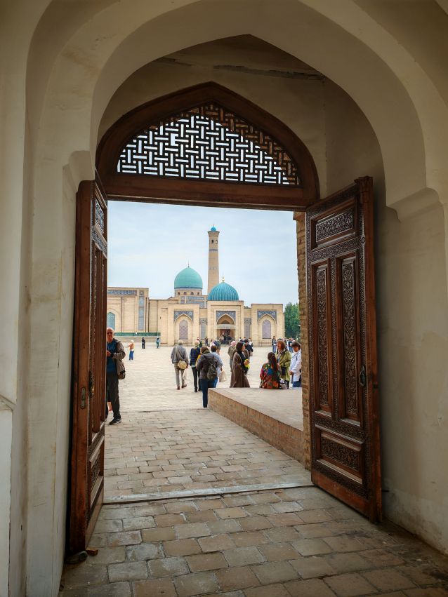 Hazrati Imam (Hast Imam)