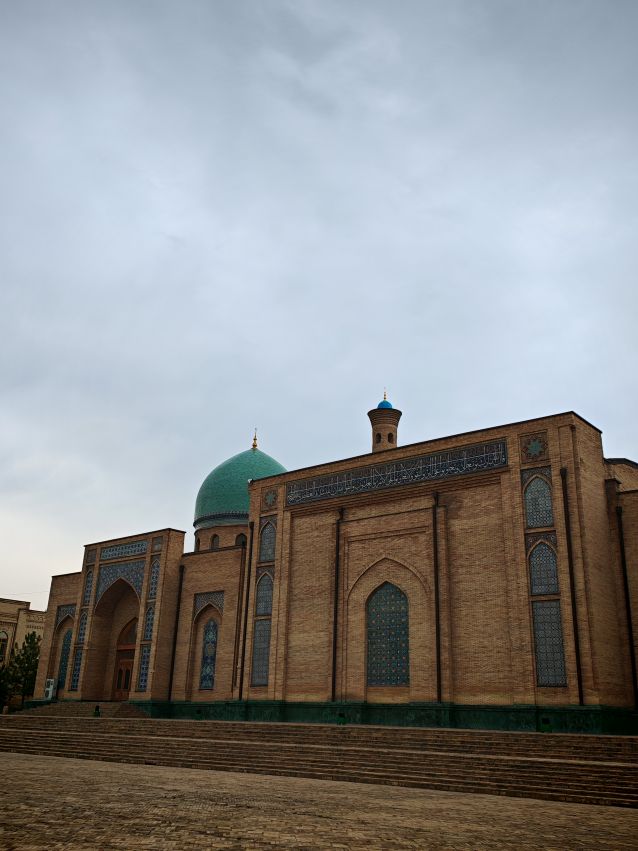 Hazrati Imam (Hast Imam)